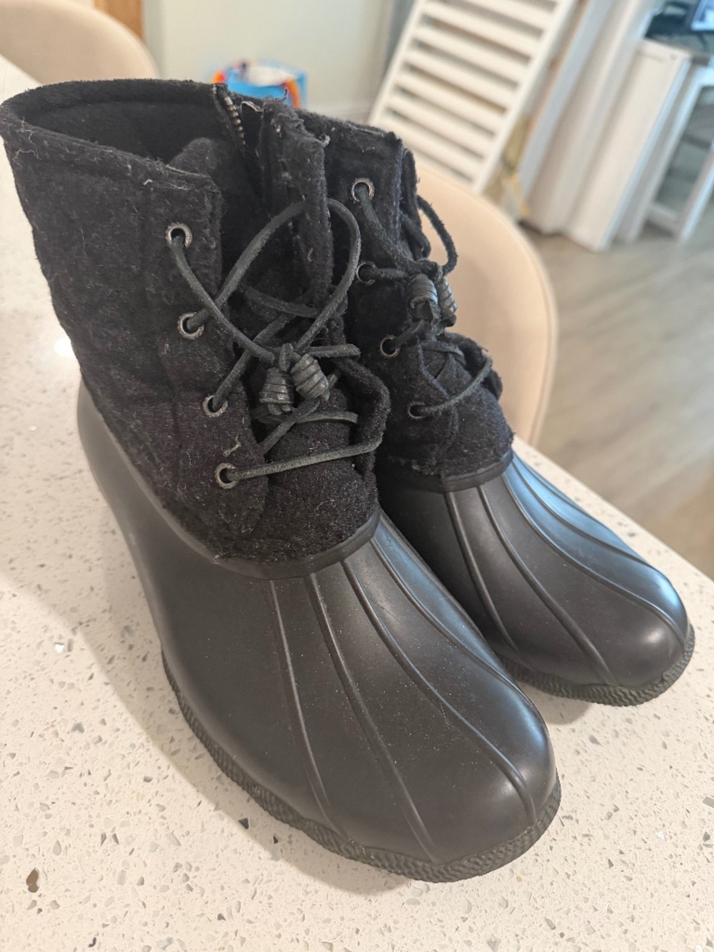 Black sperry duck boots size 10